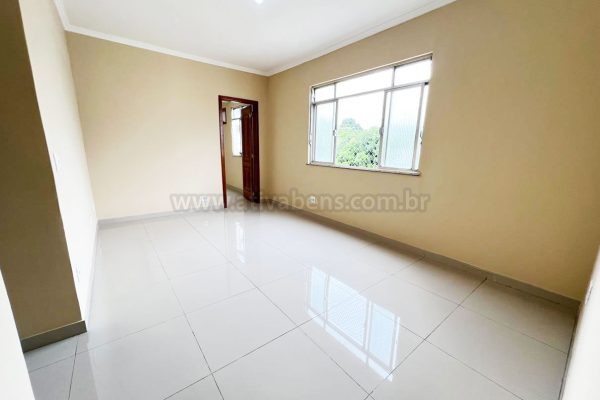 Apartamento todo reformando em rua residencial Brás de Pina Vila da Penha