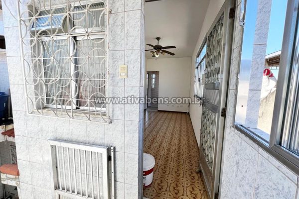 Apartamento 02 Quartos, sem condomínio, amplo e com direito de uso ao terraço