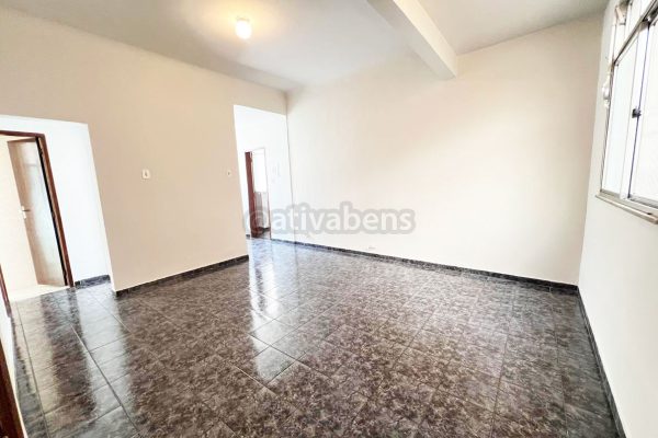 Apartamento térreo com 02 Quartos coladinho ao comércio na Penha Circular