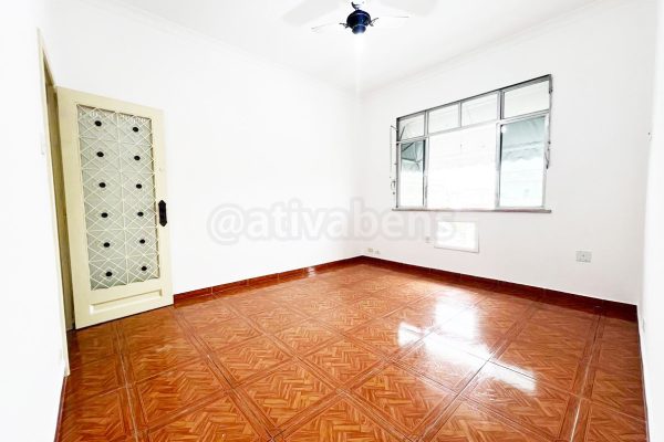 Apartamentão! 02 Quartos em frente à Paróquia São Rafael em Vista Alegre